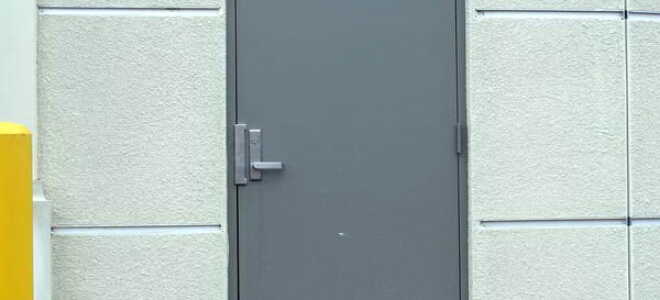 С чего начать установку железной двери и как правильно выполнить