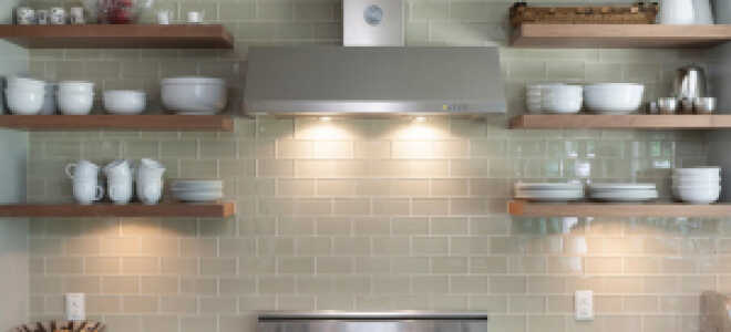 Виды и особенности самостоятельной установки фартука на кухне