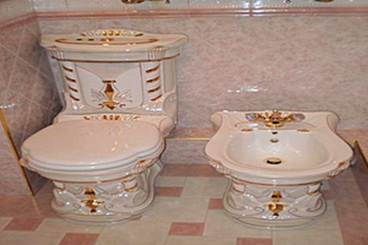 Ампирный туалет