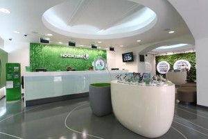 В офисе наливной декоративный пол