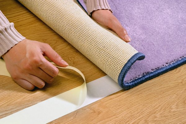 Фиксация ковролина двусторонним скотчем
